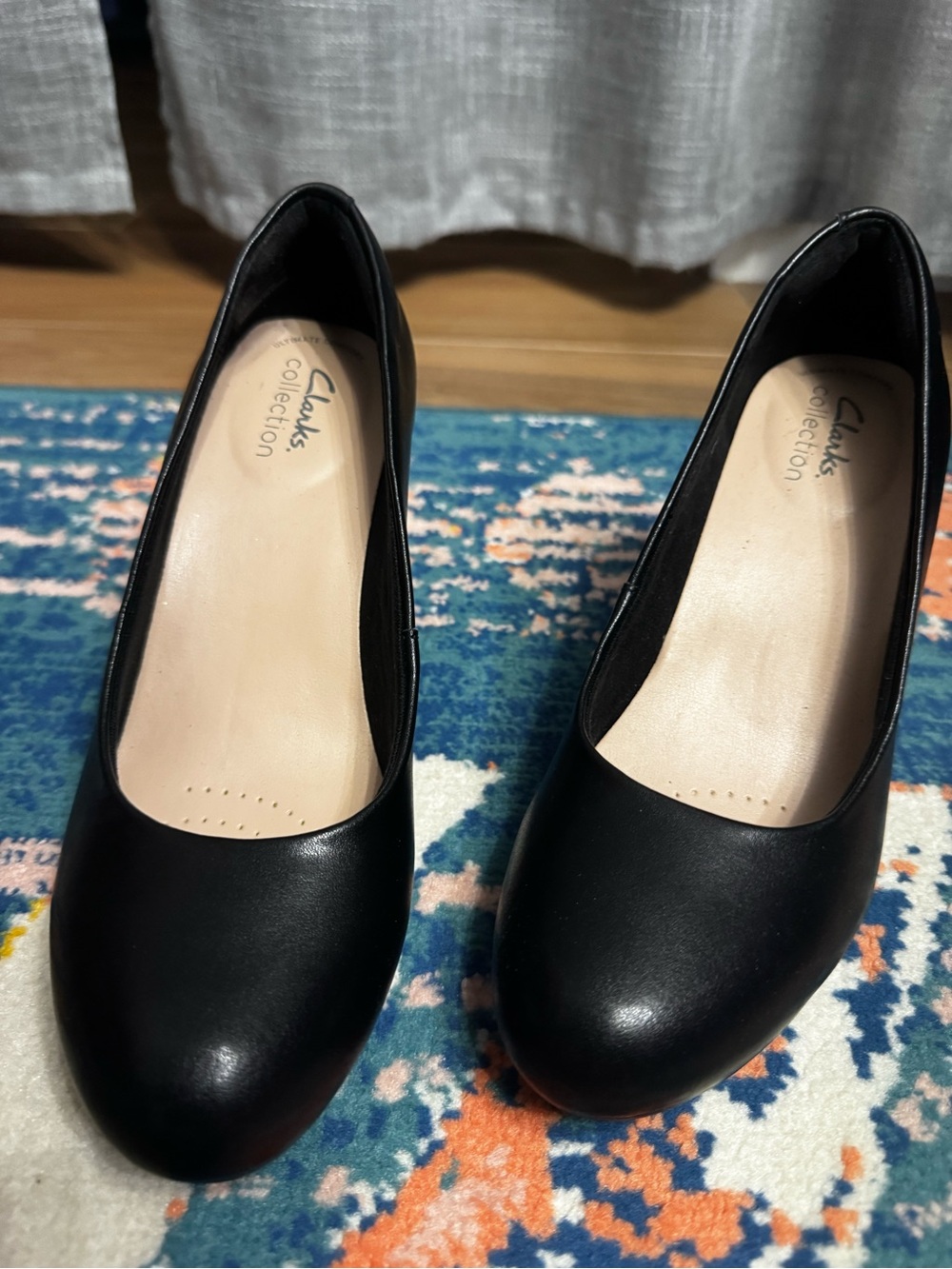 Clarks Black Leather Round-Toe Low Heels